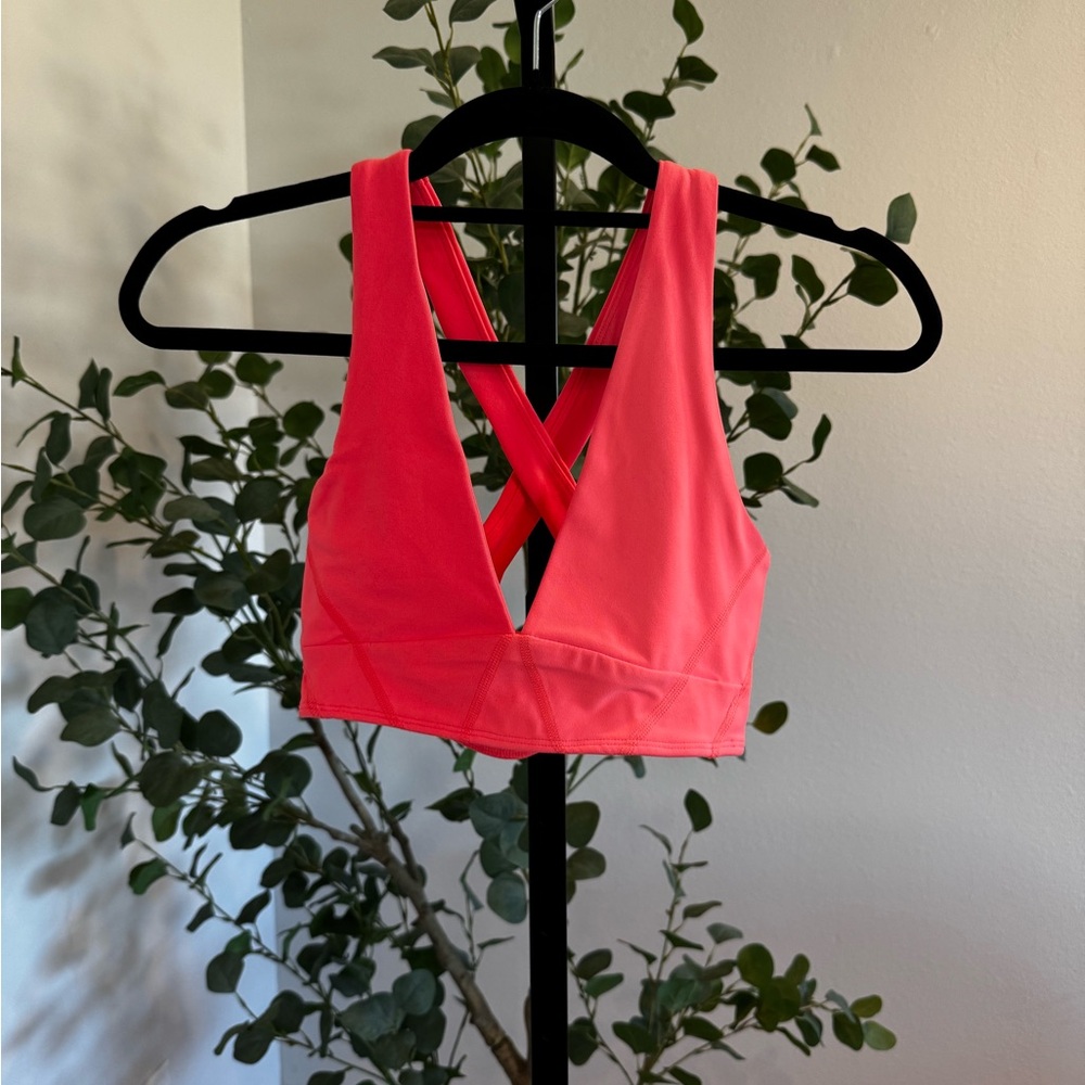 NWOT - FREE PEOPLE CROPPED TANK - CRISS CROSS BACK - XS